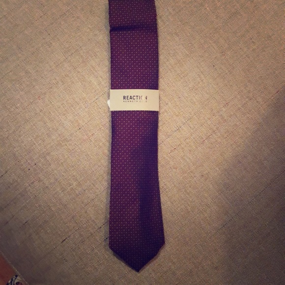 Kenneth Cole Reaction patterned tie - Picture 1 of 4